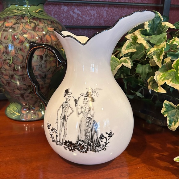 NWOT Potter’s Studio White and Black Skeletons Halloween Ceramic Pitcher - Picture 3 of 10